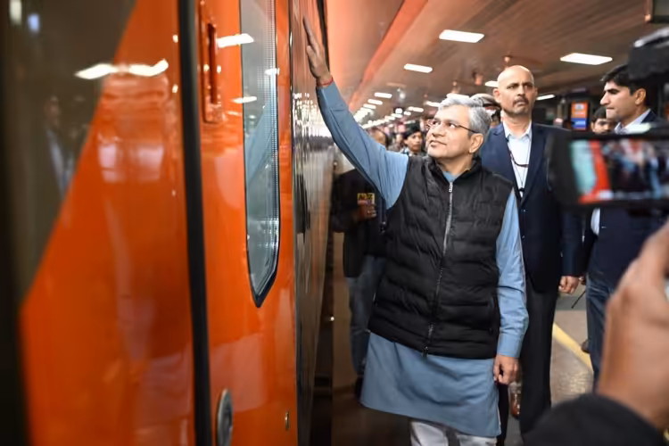 Ashwini Vaishnaw Inspects Vande Bharat Sleeper Train