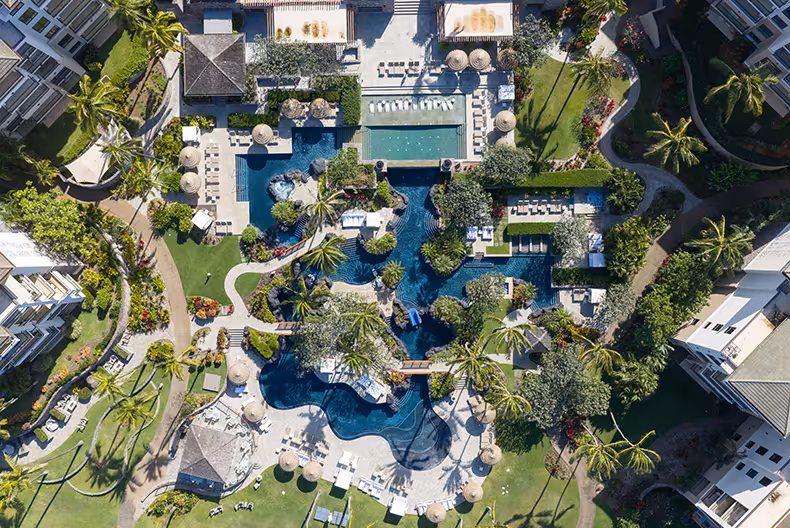 St. Regis Hotels and Resorts to Kapalua Bay, Hawai’i