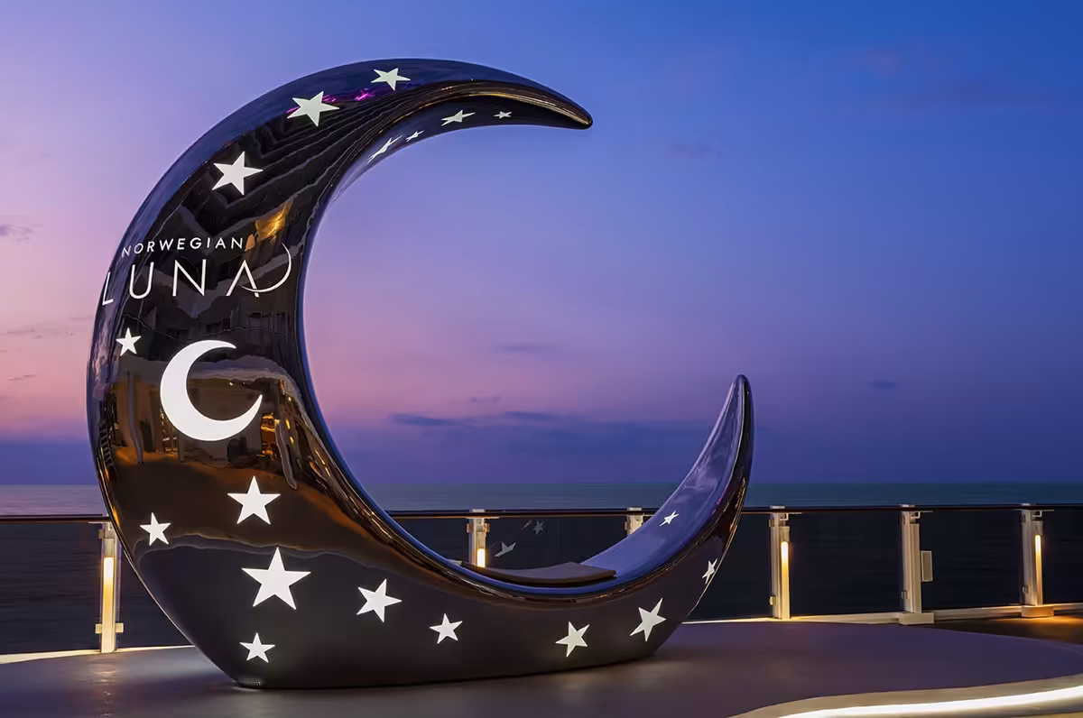 Norwegian Luna