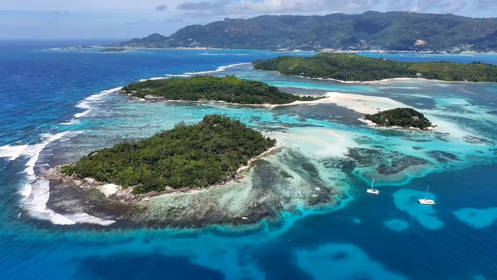 Emerald Cruises and Tours launches two exclusive Seychelles luxury yacht sailings aboard Emerald Kaia